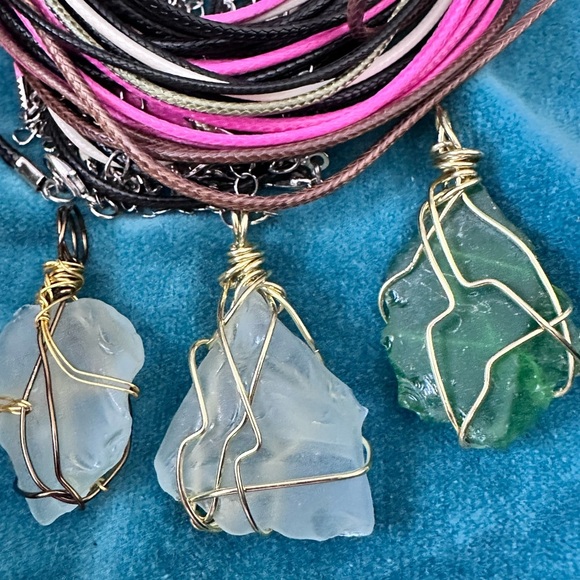 Glass Pendant, Wire Wrapped, Sea Beach Glass Handmade Art To Wear 3035 P - Picture 9 of 9